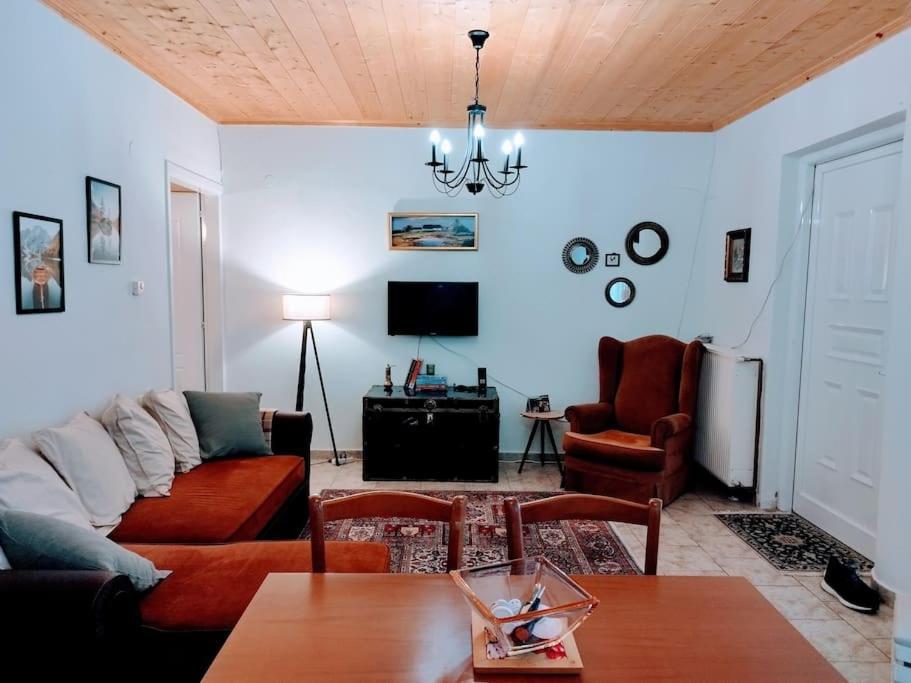 Cozy Cottage For 4 Lávdhas Exterior photo